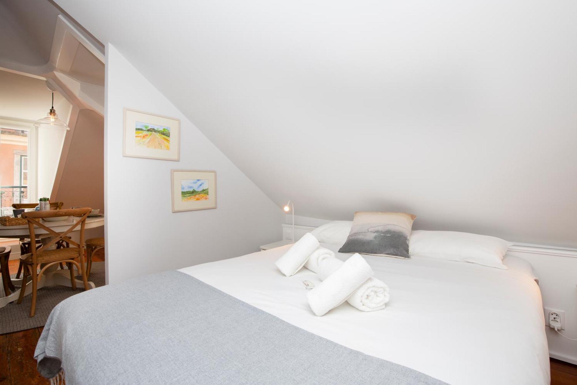 Live Like A Local @ Casa Da Esquina - Wifi & A/C Apartment ลิสบอน ภายนอก รูปภาพ